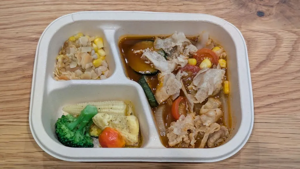 完熟トマトとズッキーニのハッシュドポーク