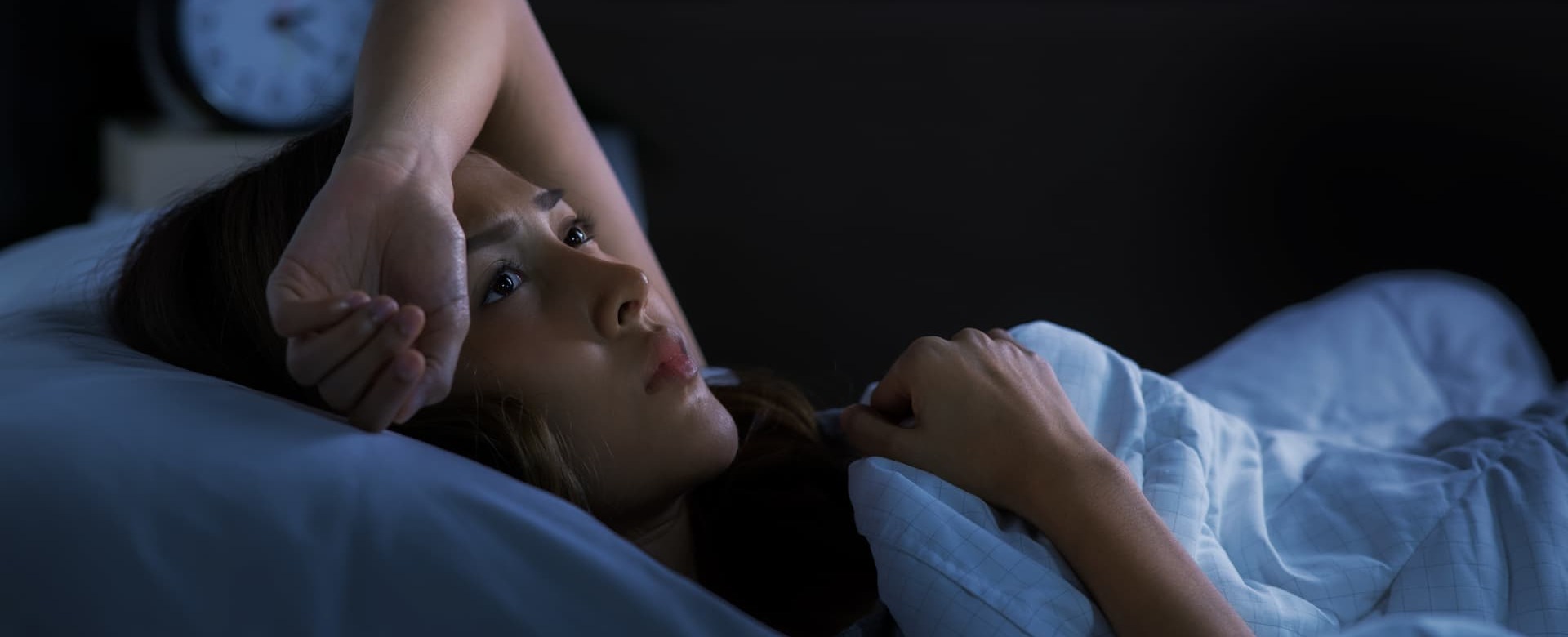 どうしても眠れないときの対処法は？いろいろ考えすぎて寝られない方必見