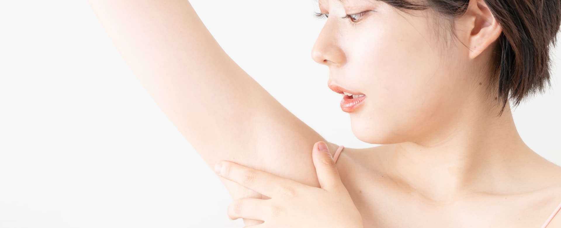 脇汗に効果的な対策方法を紹介！汗をかく原因や予防方法も解説