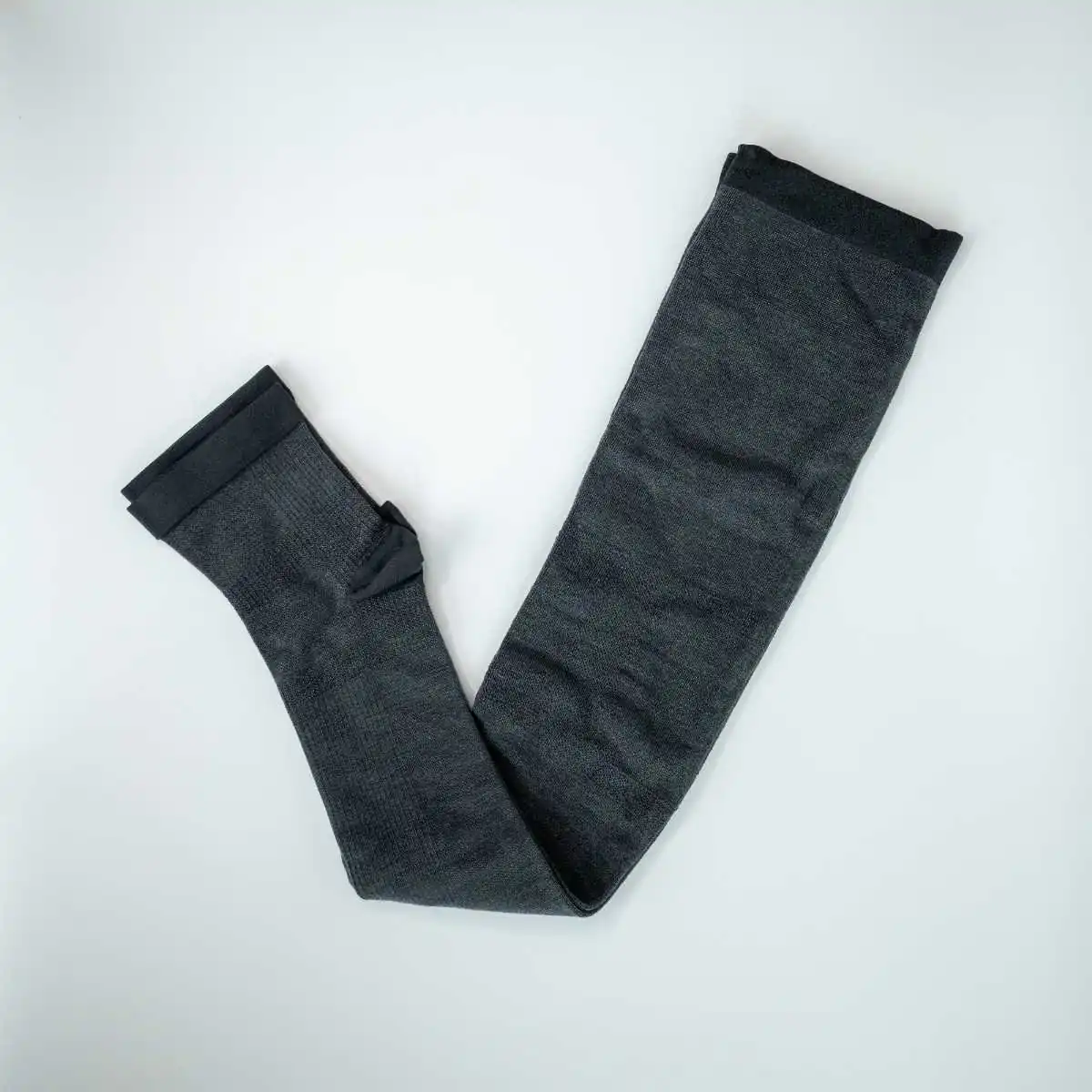 おやすみ用着圧オーバーニー丈物撮り