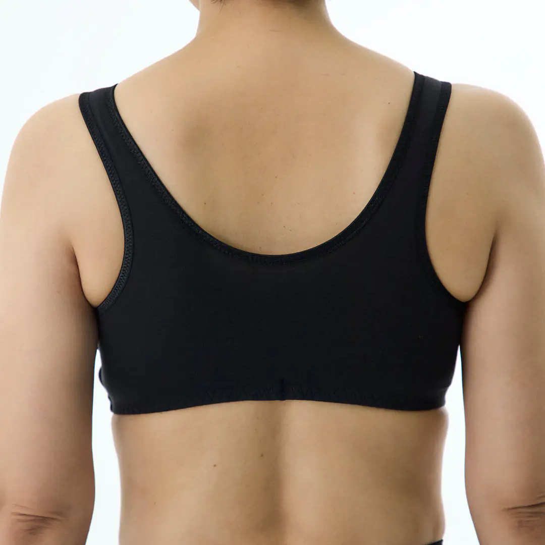 ナイトブラ着用後姿