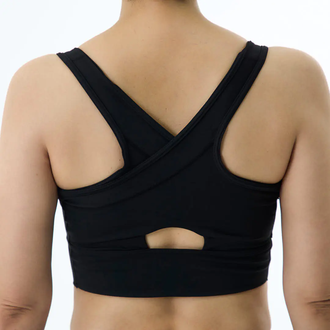 ナイトブラ着用後姿