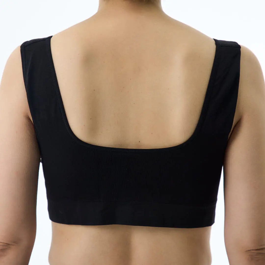 ナイトブラ着用後姿