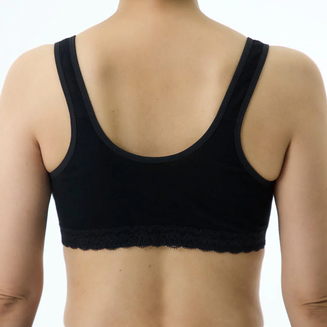 ナイトブラ着用後姿