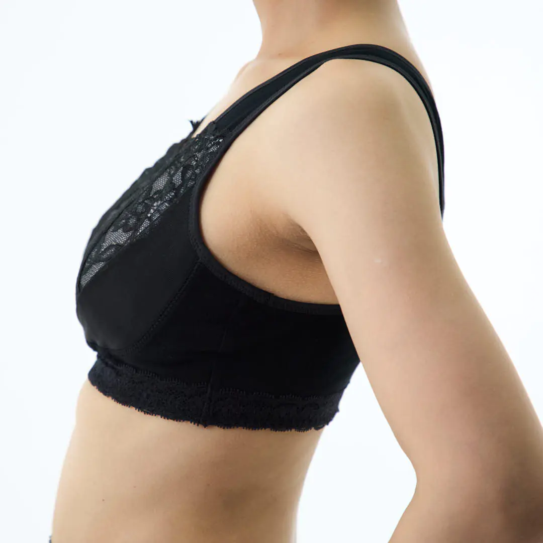 ナイトブラ着用横姿