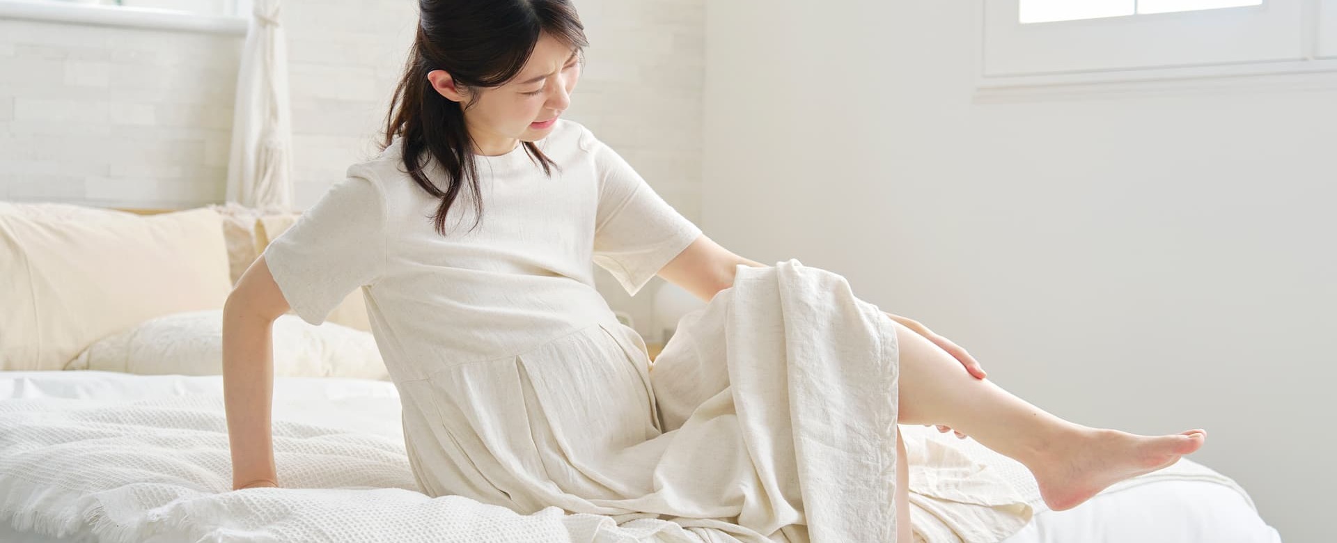 妊娠中のこむら返りはなぜ起きる?原因と対策|着圧ソックスが効果的な理由も解説
