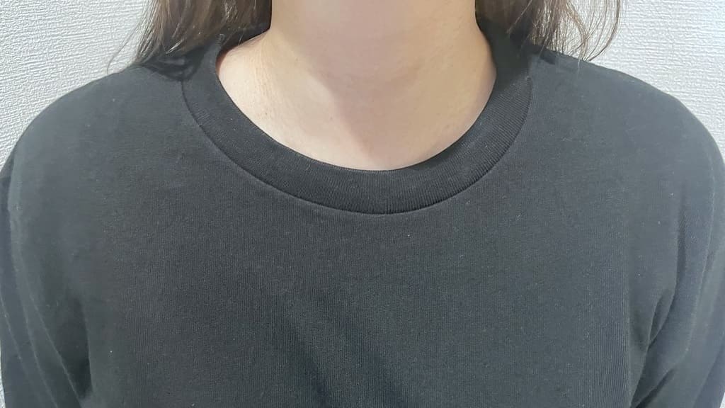 リライブシャツ_ネックライン