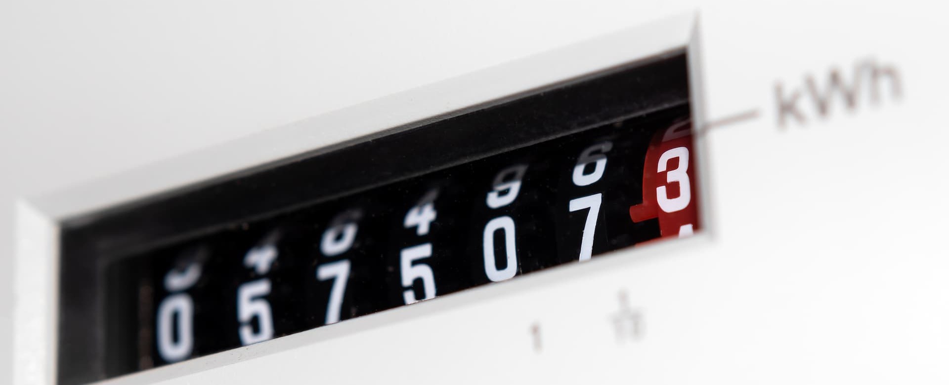 蓄電池の容量は何kWhが最適？家庭別の目安と失敗しない選び方