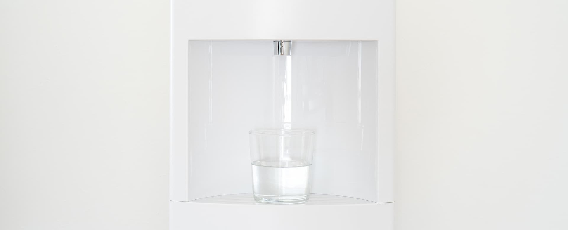 卓上ウォーターサーバーは買い切りで後悔しない？レンタルとの違いと失敗しない判断基準