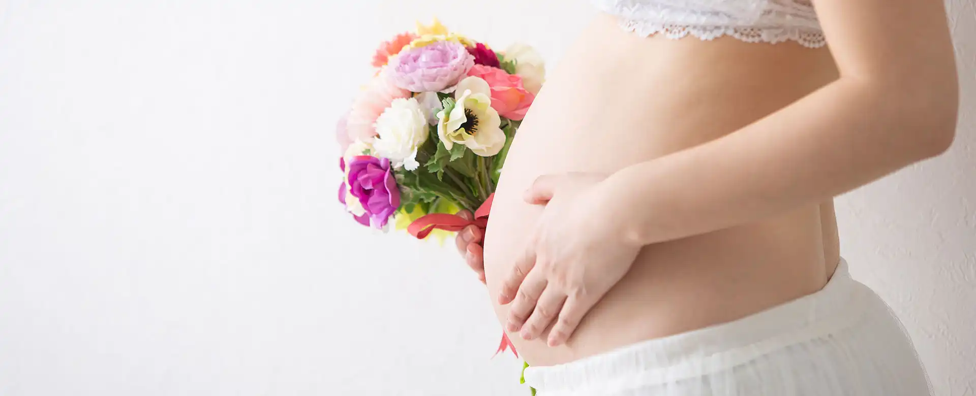 妊娠中に運動を取り入れたいときにおすすめ むくみや運動不足改善に効果があるヨガポーズ5選 Torcia Magazine トルチャ マガジン
